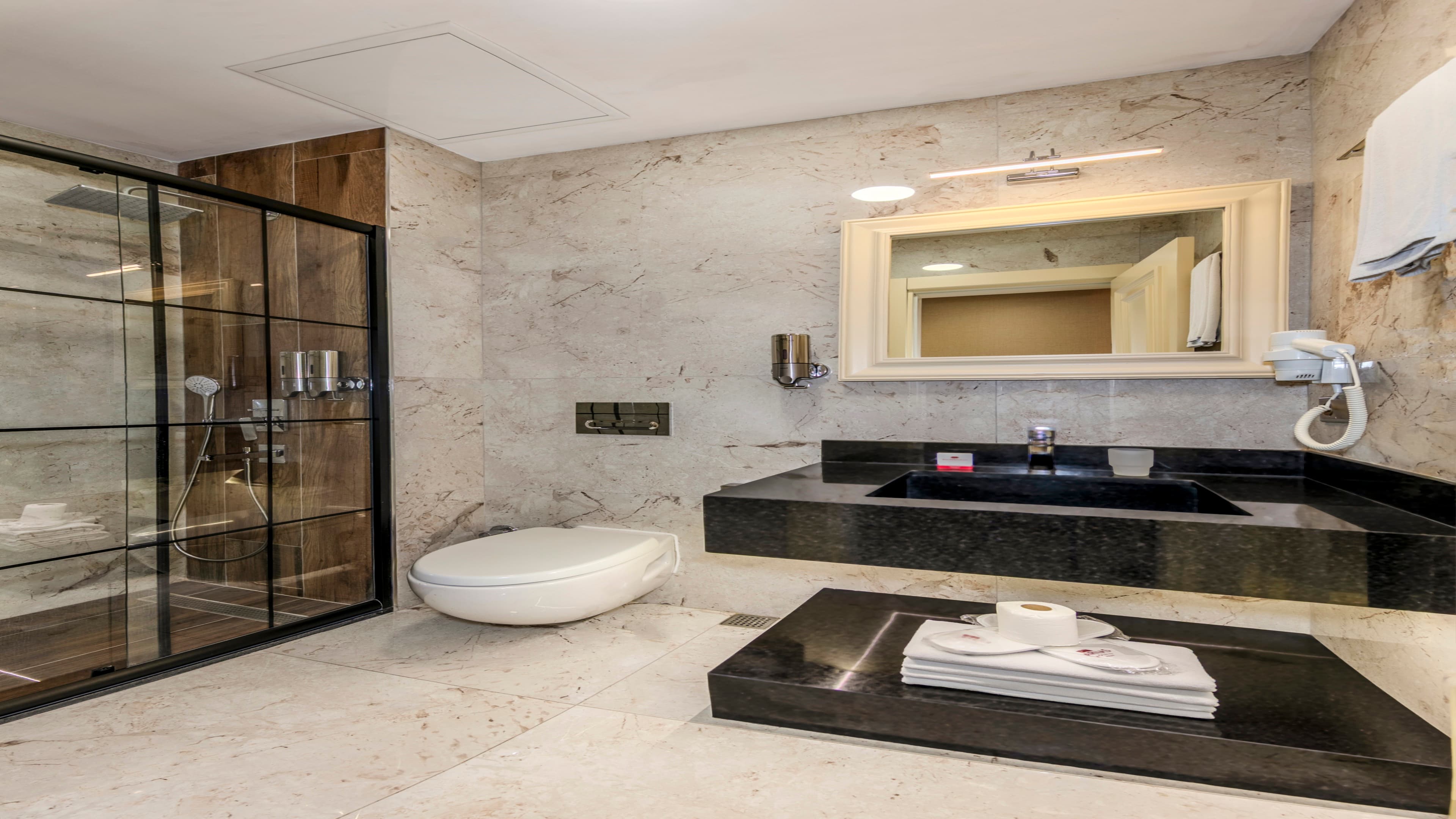 Deluxe Balkonlu Üç Kişilik Oda Oda 4