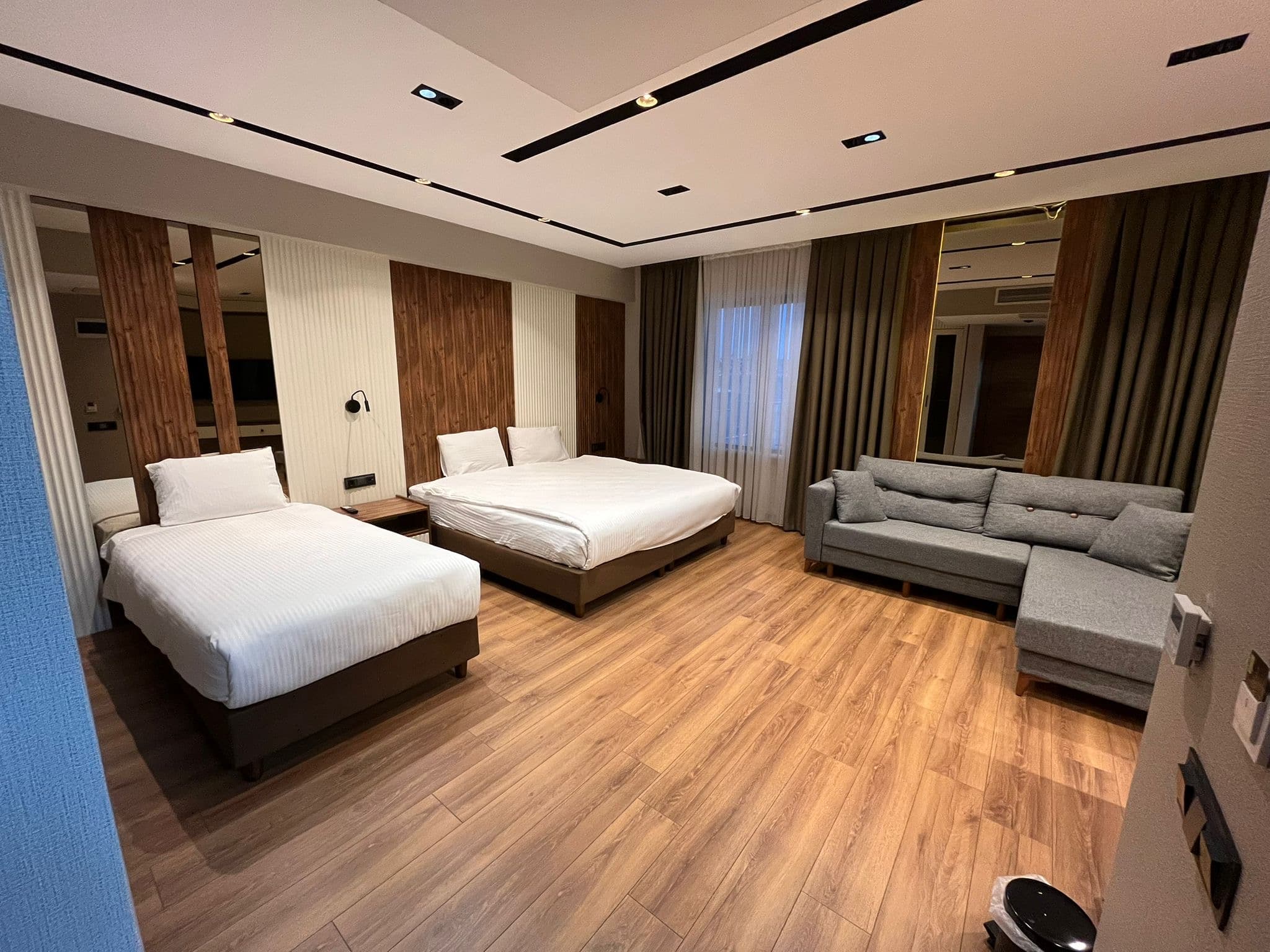 Grand Room 1