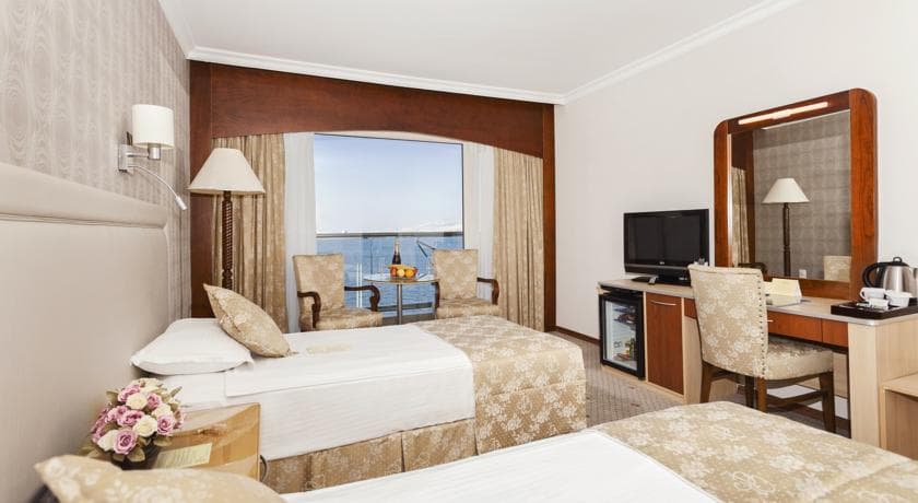 Superior City Terrace Room–Twin Bed 2