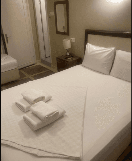 Üç Kişilik Deniz Manzaralı Oda 4