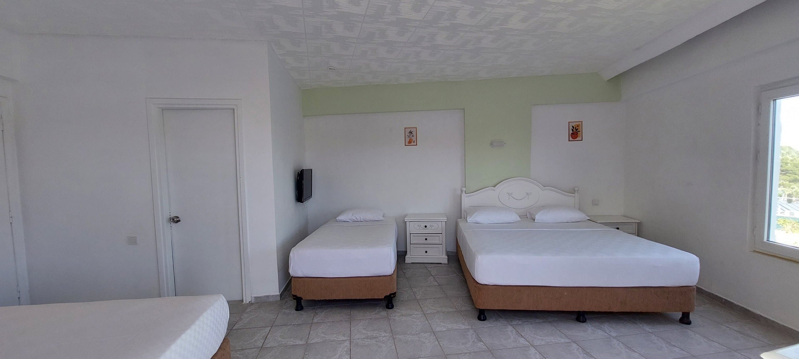 Corner Room 2