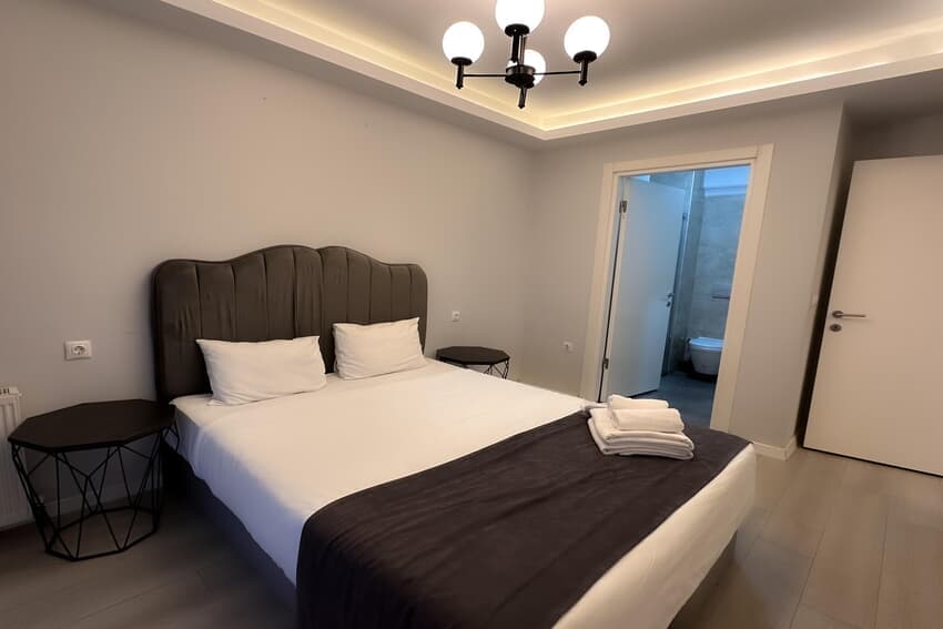 2+1 Suite 1