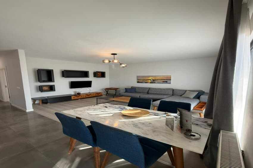 2+1 Suite 2