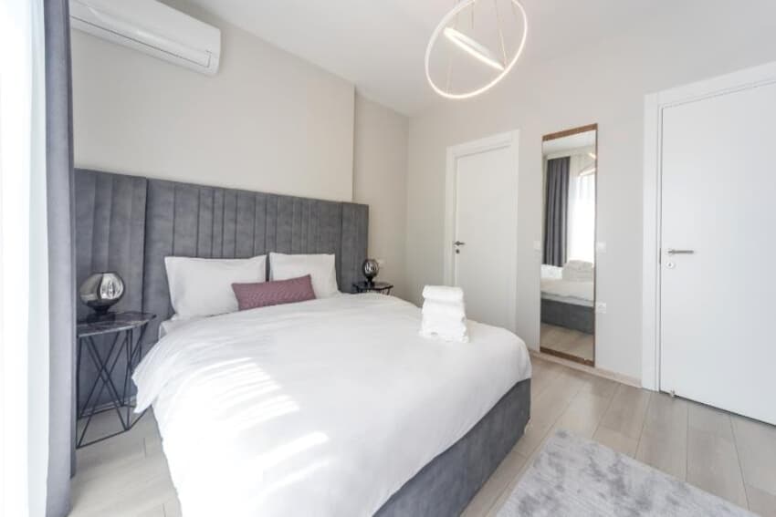 2+1 Executive Suite 1