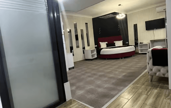 Luxury Suit 2