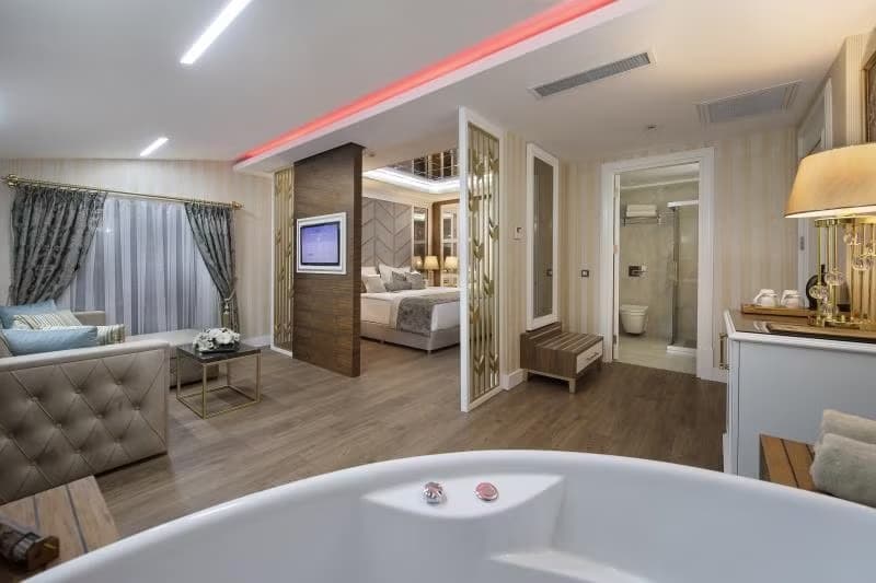 Junior Suite,Jakuzili 3