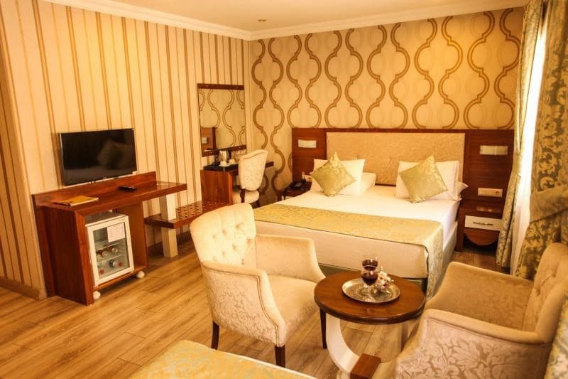 Queen Suite 1