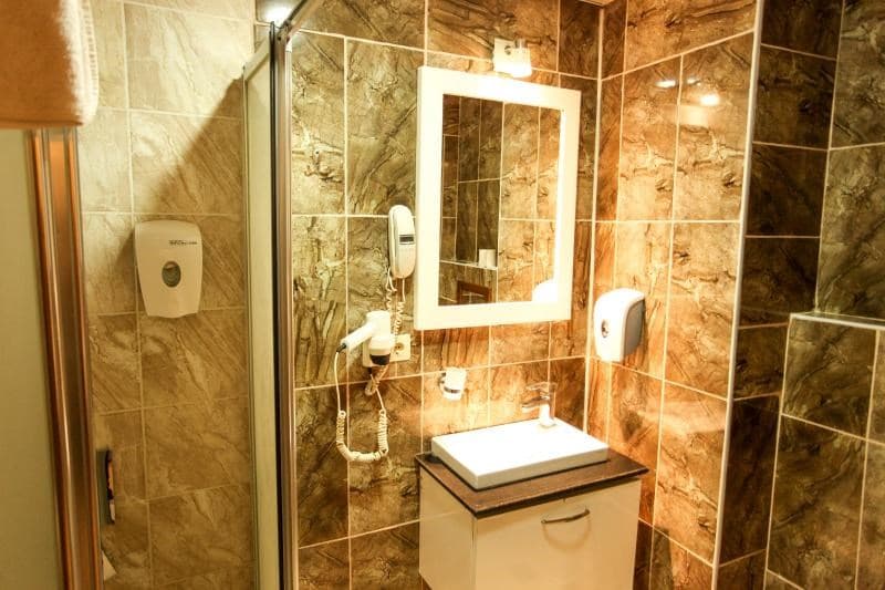 Queen Suite 4