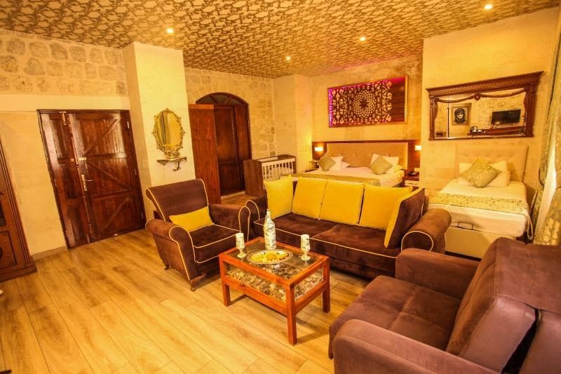 Queen Suite 2