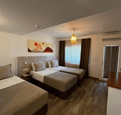 TRIPLE ROOM 3