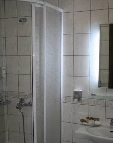 Standart Havuz Manzaralı Oda 3
