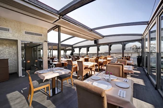 Stargate Hotel & Spa-8