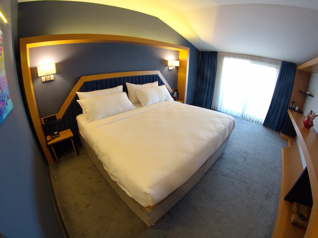 Roof 264 Hotel & Suites-8