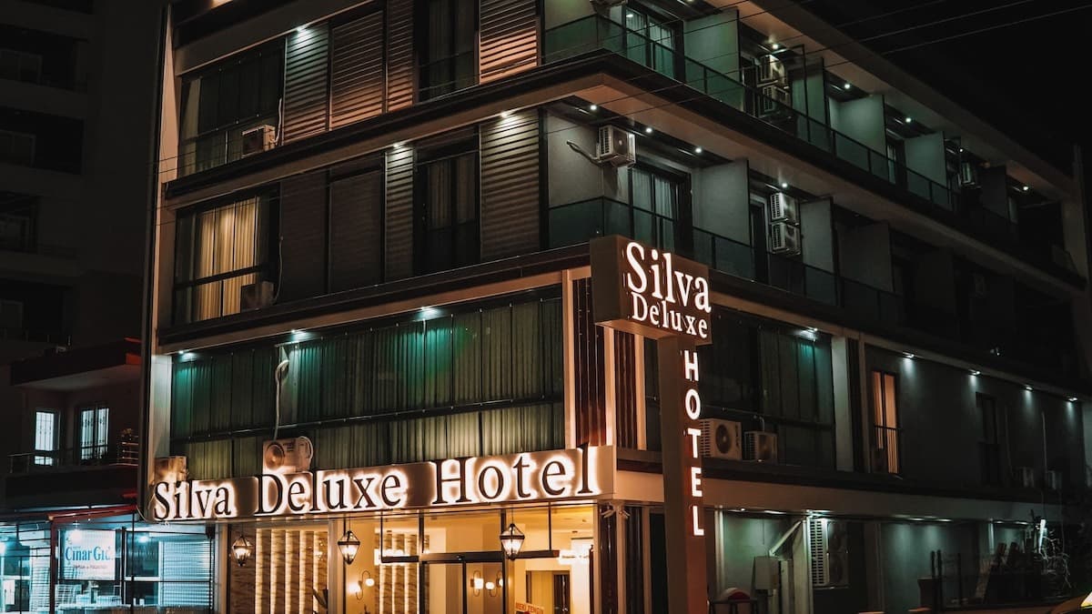 Silva Deluxe Hotel-0