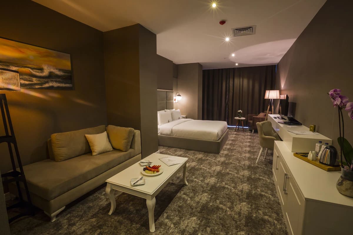 Royal Comfort Hotel-8