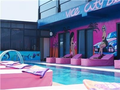 Vice City Beach Otel-2