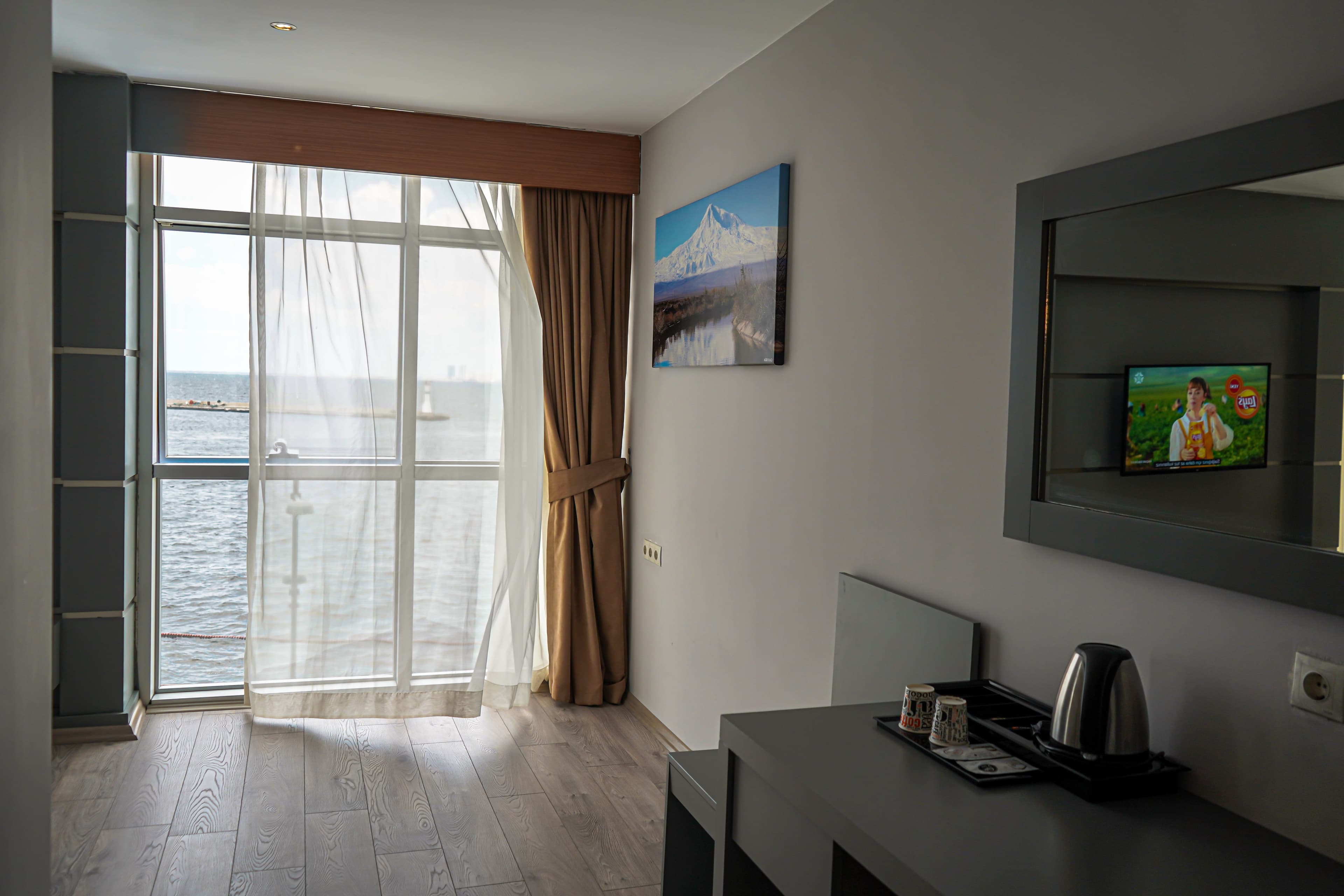 Pasaport Pier Hotel-11