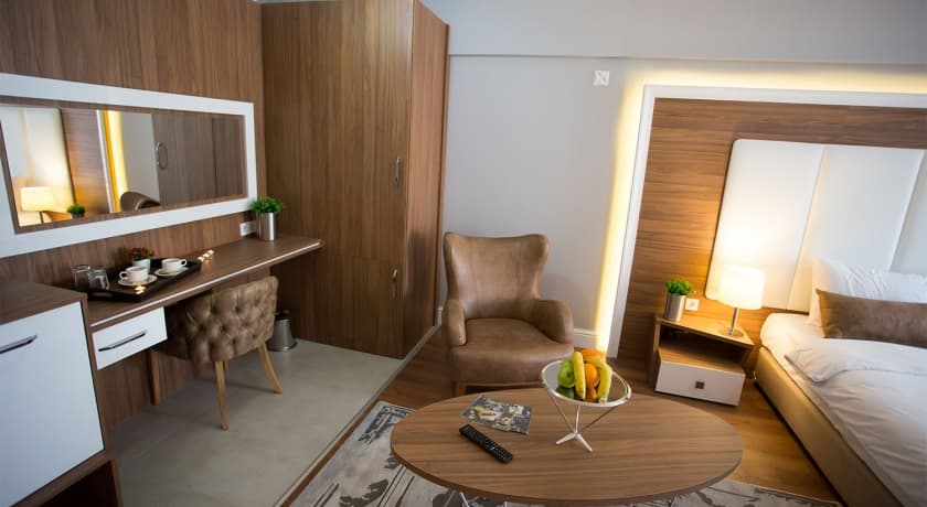 A Royal Suit Hotel -34