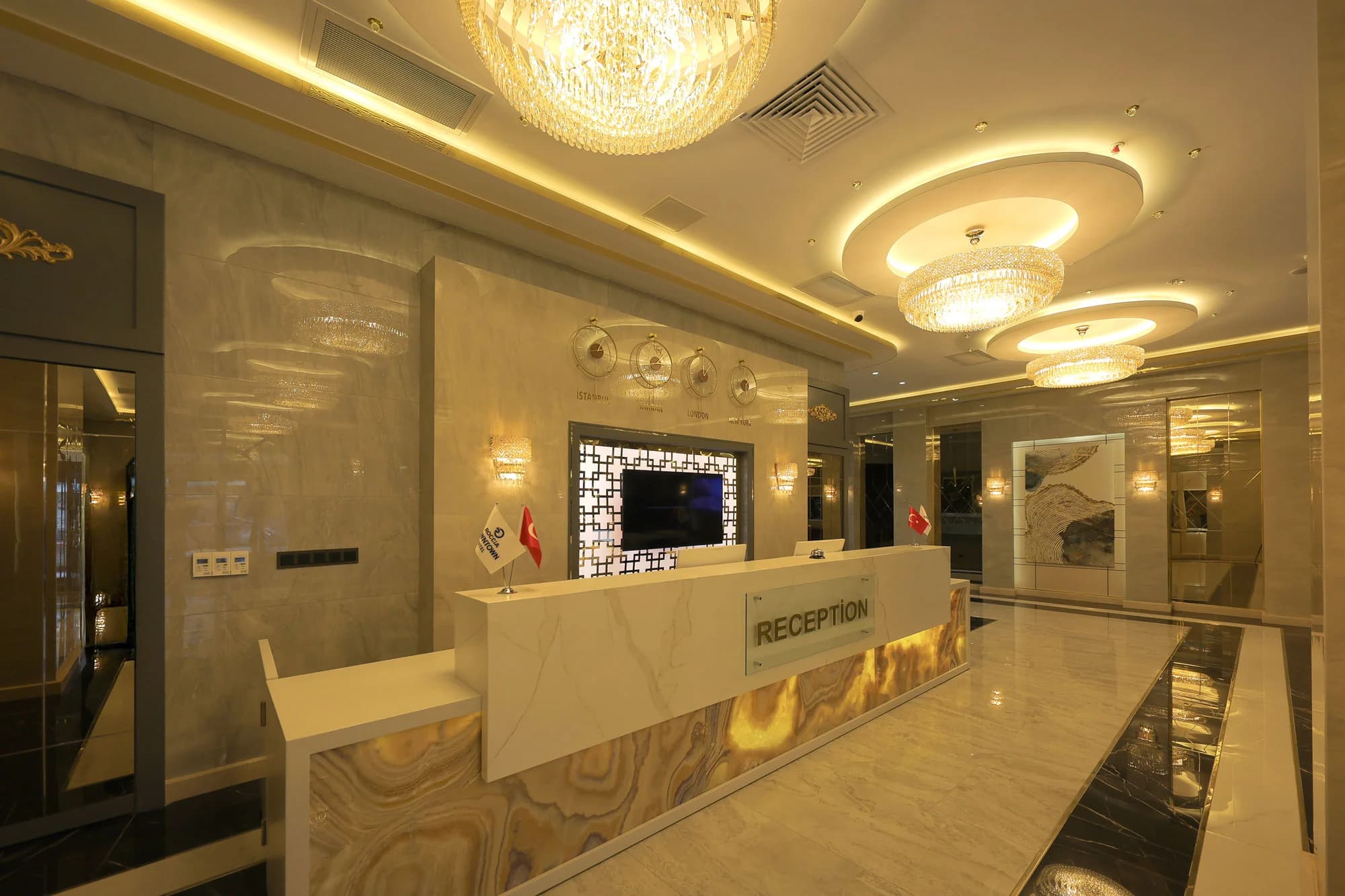 Roccia DownTown Otel-3