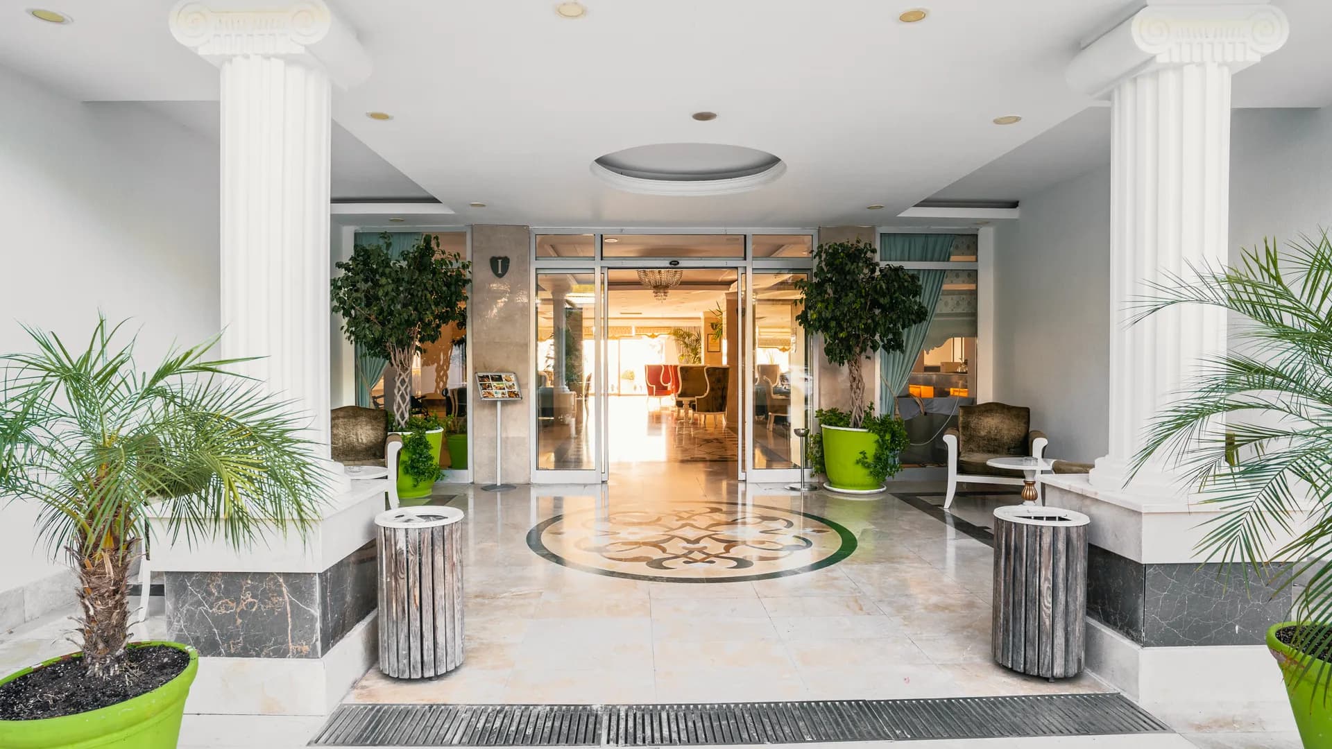 SL La Perla Hotel-14