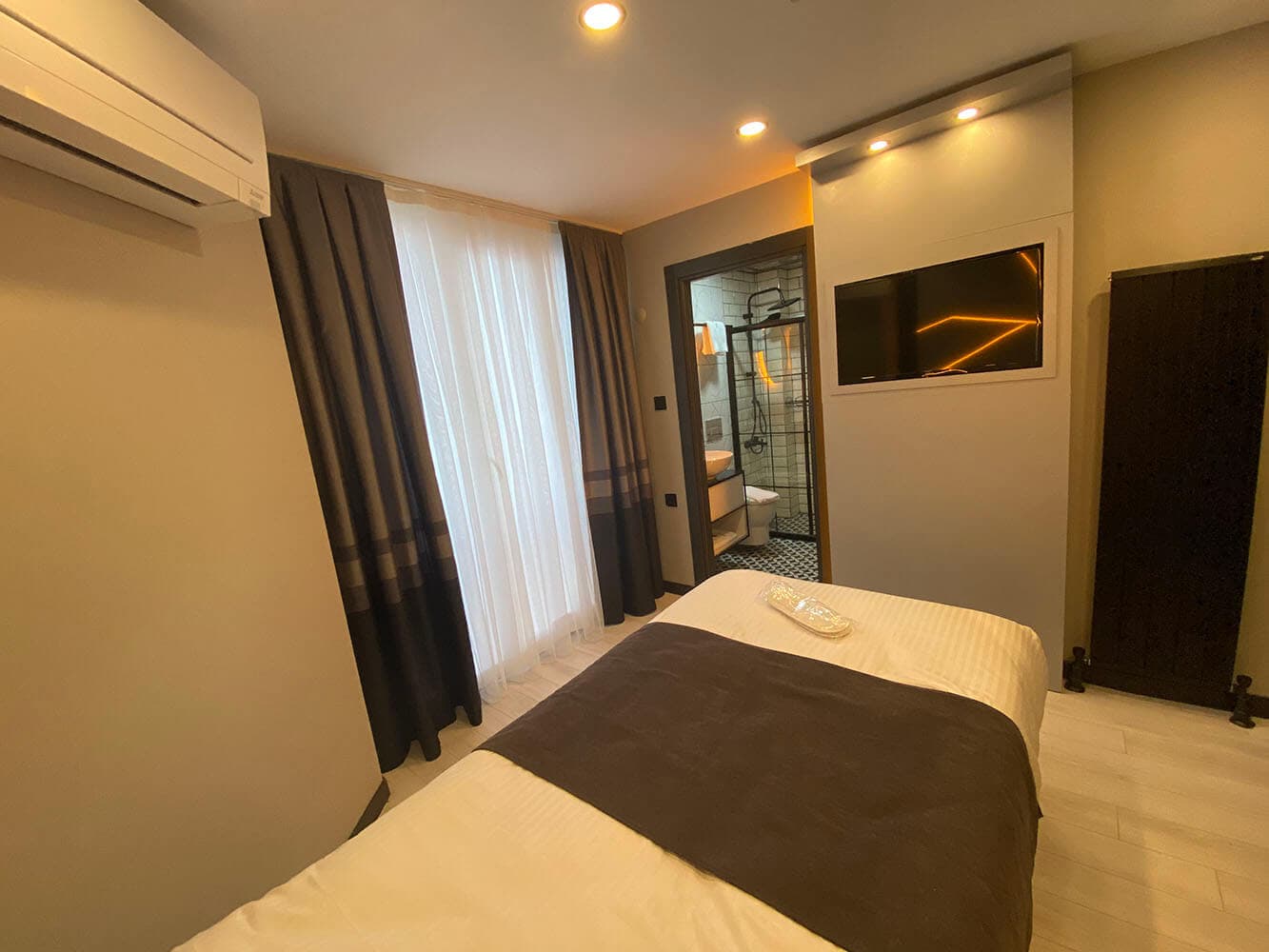 White Corner Hotel-8