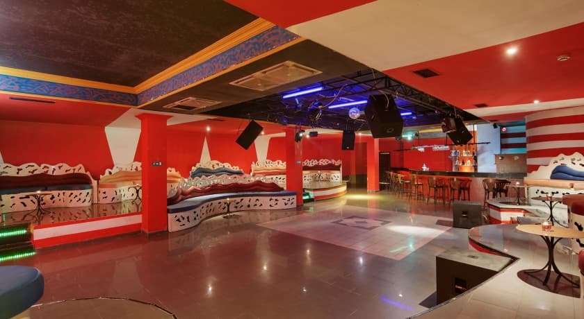 Larissa Sultans Beach-30