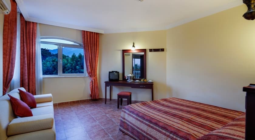 Larissa Sultans Beach-20