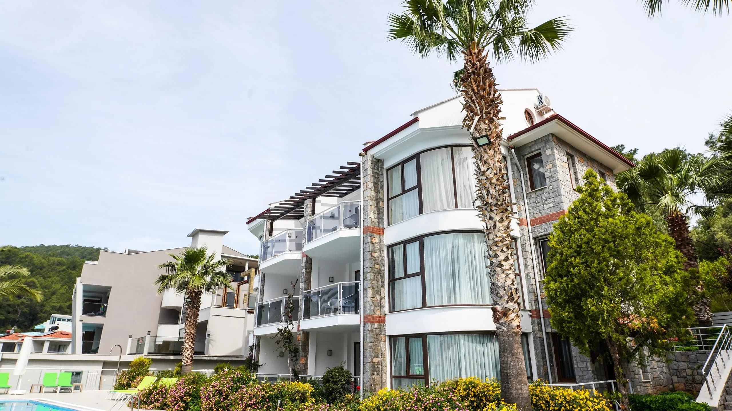 Tropical Deluxe Hotel-72