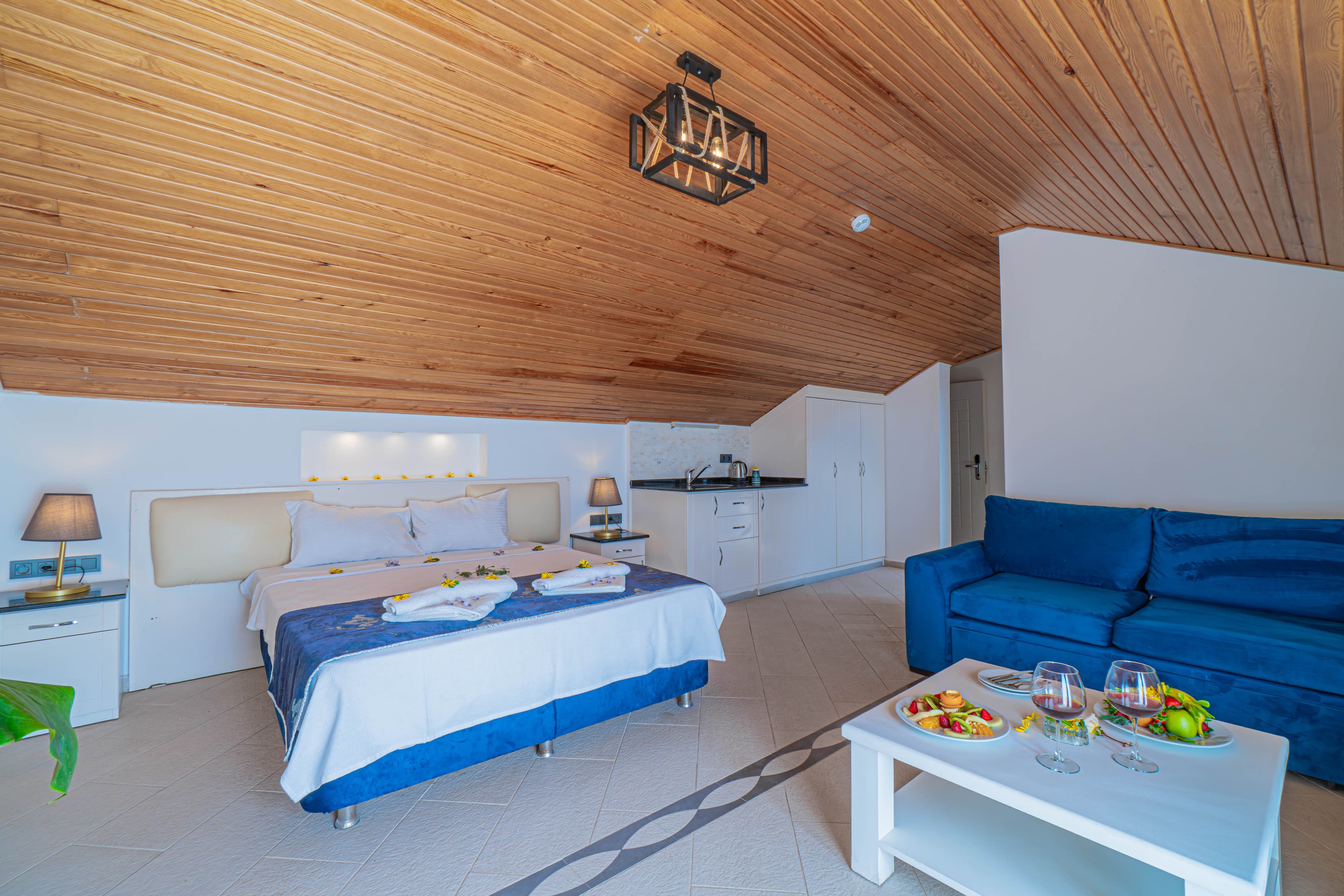 Tropical Deluxe Hotel-26