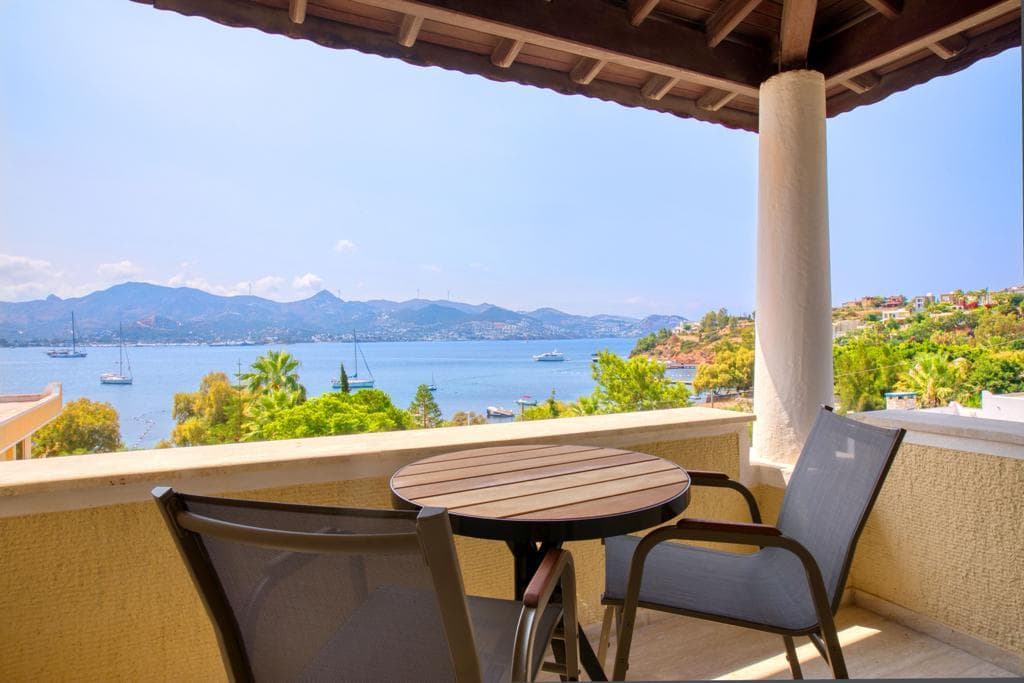 Farrys Boutique Hotel & Beach Club-25