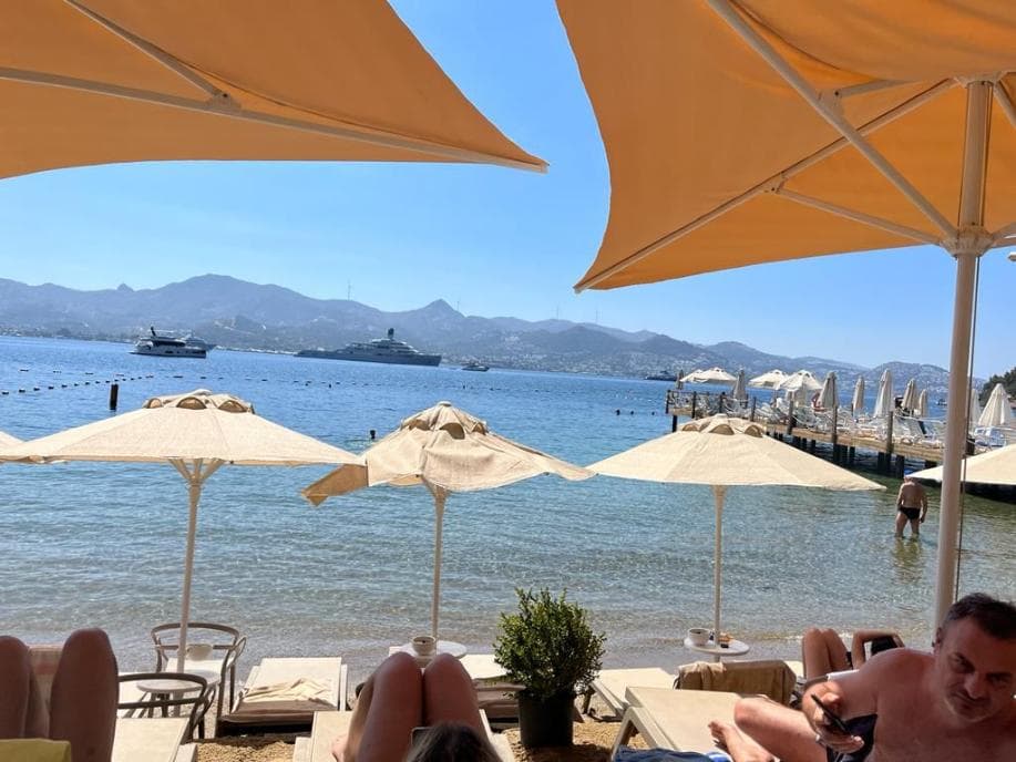 Farrys Boutique Hotel & Beach Club-7