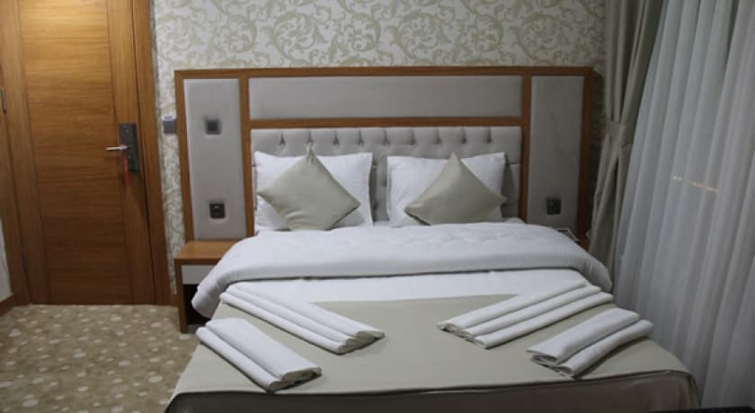 Royal Carine Hotel-resim-1