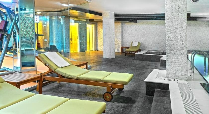 White Monarch Hotel-16