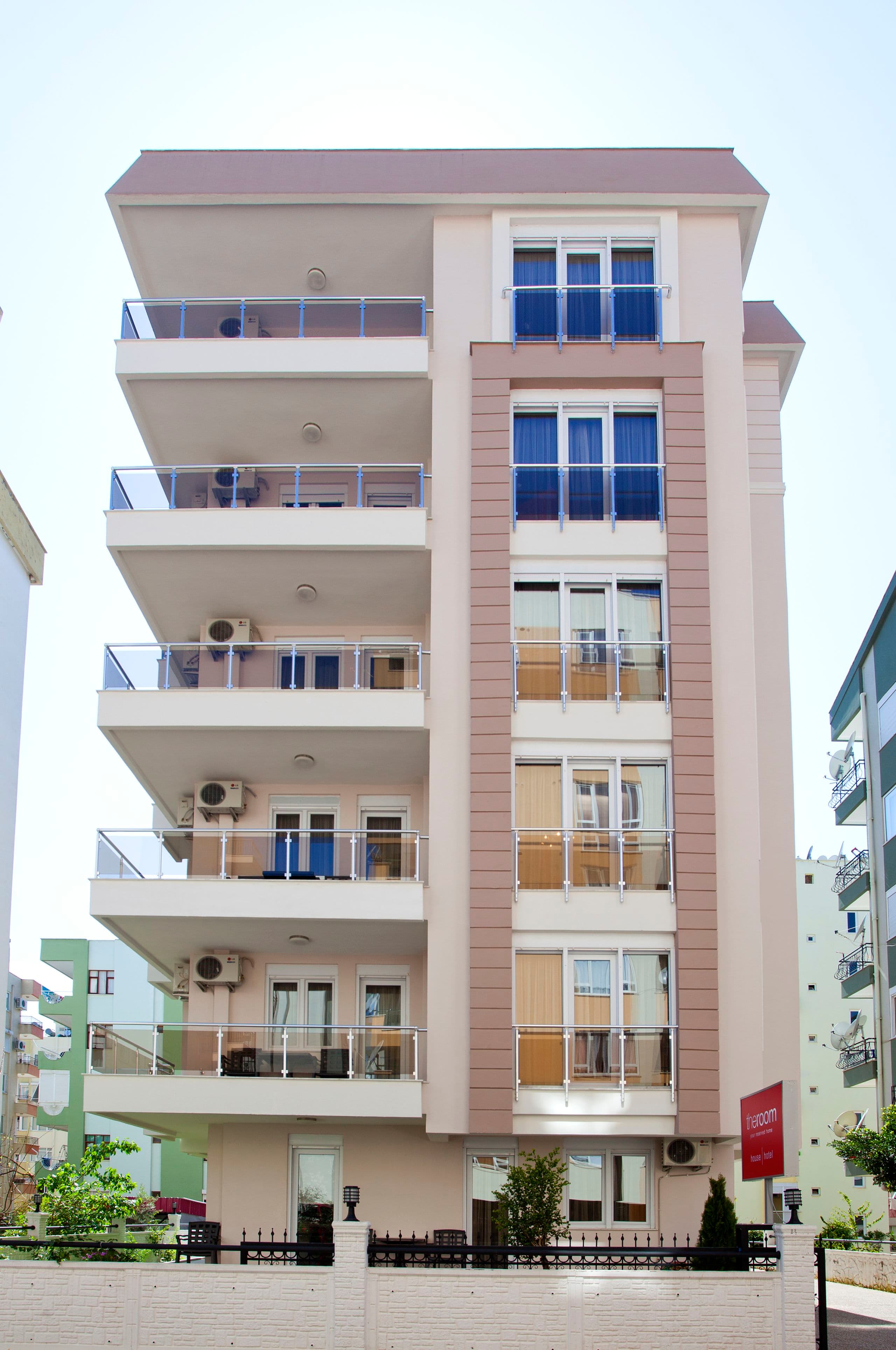 The Room Hotel & Apartments-77