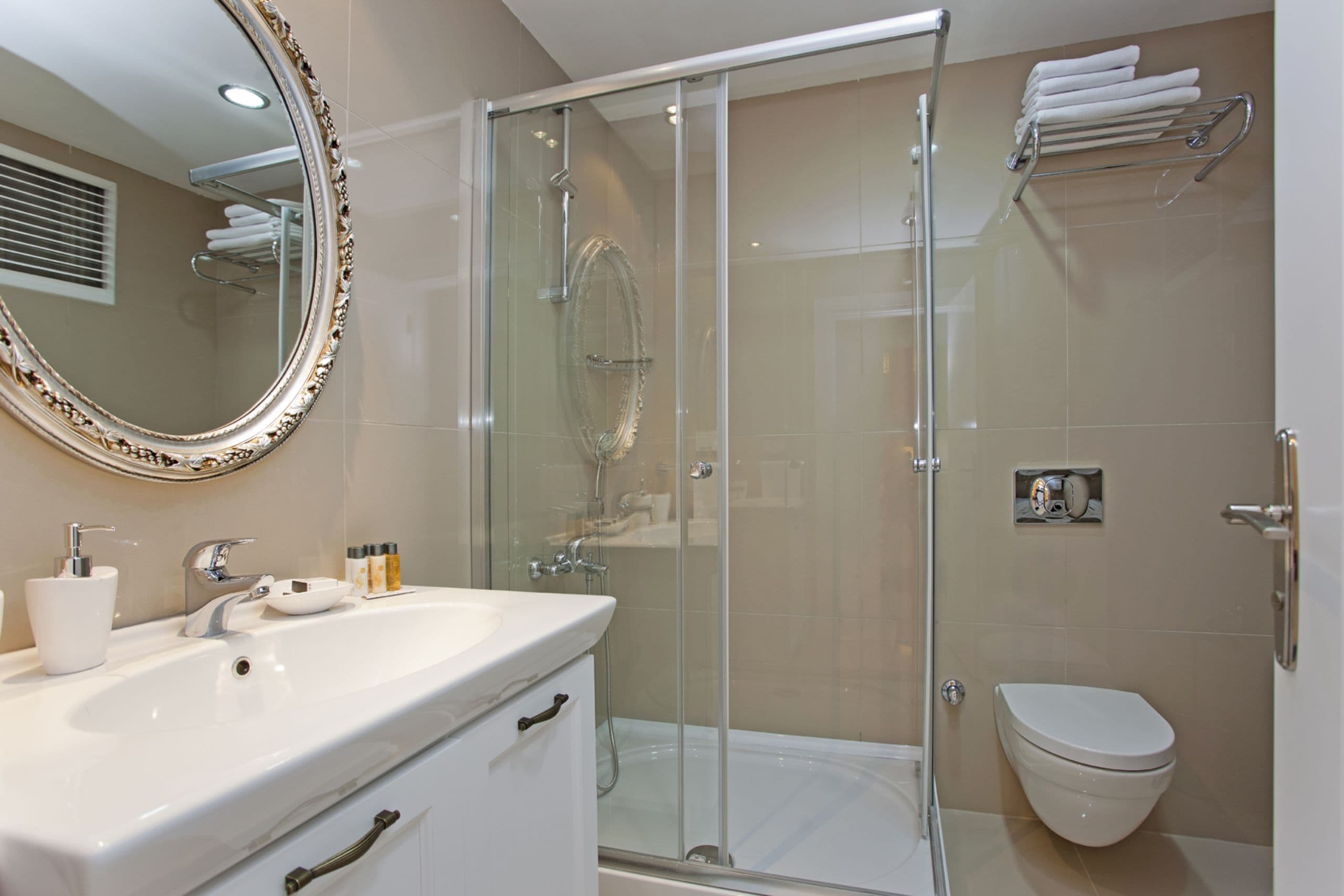 The Room Hotel & Apartments-76