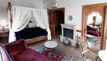 Dağ Manzaralı Köşe Oda 3