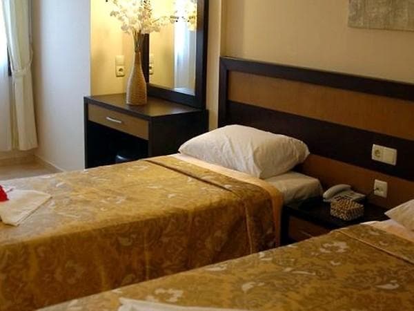 Yol Tarafı Standart Oda  2