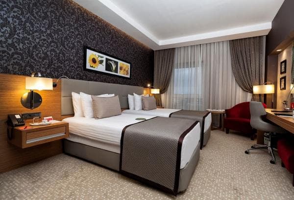 Superior Oda, Şehir Manzaralı 1