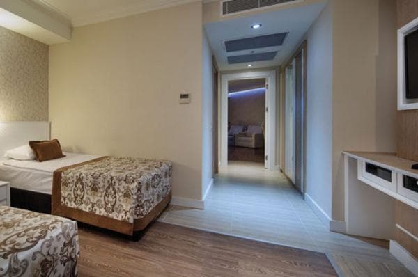 Kara Manzaralı Aile Odası 3