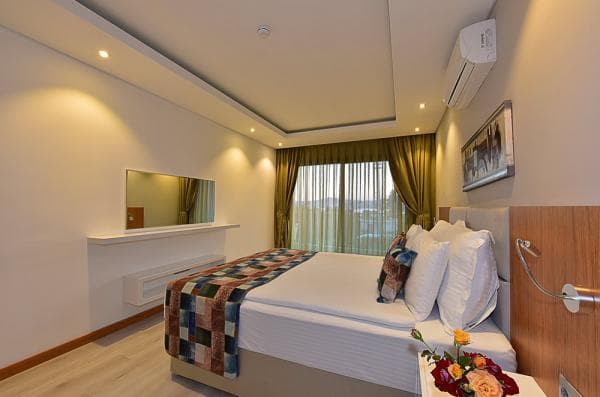 1+1 Havuz / Bahçe Manzaralı Daire 1