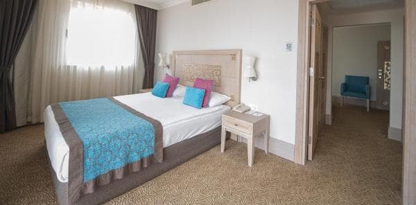 Kara Manzaralı Aile Odası 2