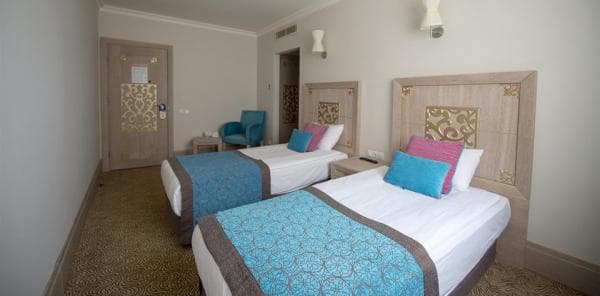 Kara Manzaralı Aile Odası 3