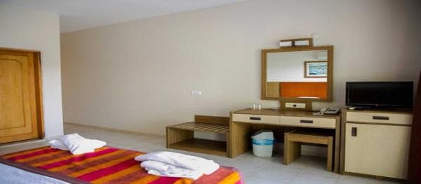 Kara Manzaralı Ve Balkonlu Oda 2