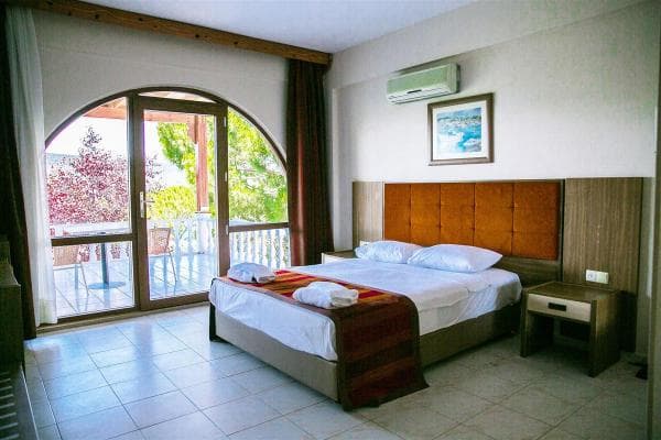 Kara Manzaralı Ve Balkonlu Oda 1