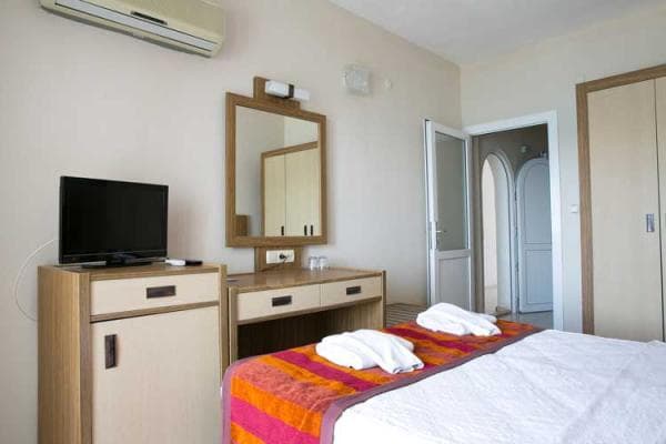 Kara Manzaralı Ve Balkonlu Oda 3