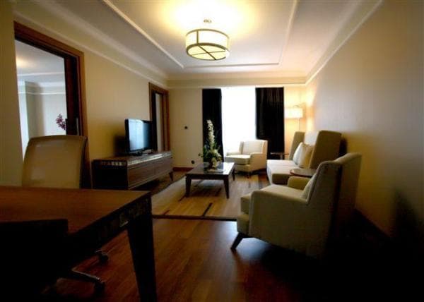 Superior King Room - Land View 2