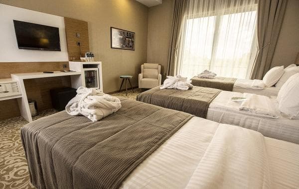 Üç Kişilik Oda	 1