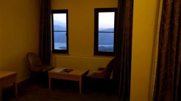 Deluxe Göl Manzaralı Oda 4