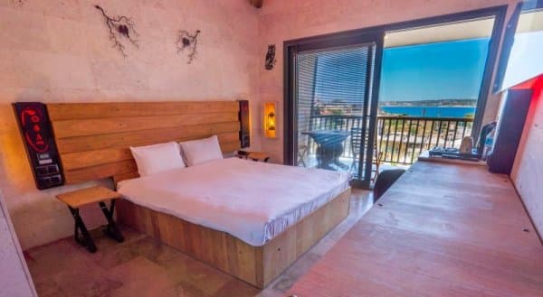 Deluxe French Oda	 2