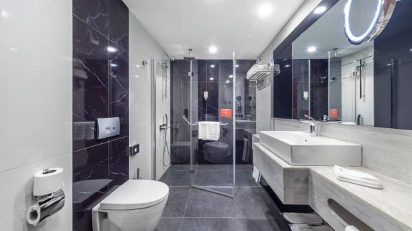 Junior Suit Şehir Manzaralı Oda 3